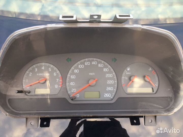 Щиток приборов Volvo