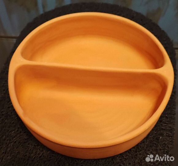 Глиняный горшок для цветов