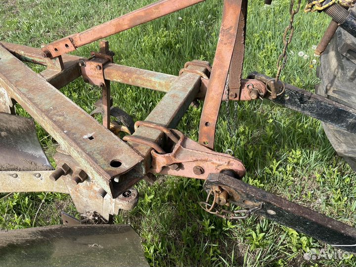 Плуг двухкорпусный