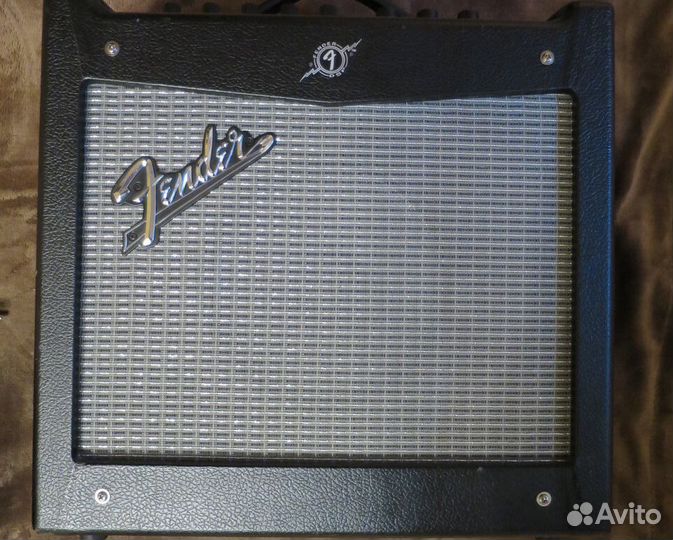 Гитарный комбик Fender Mustang 1 v2