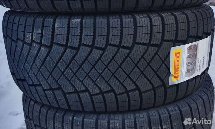 Pirelli Ice Zero FR 225/50 R17 98H