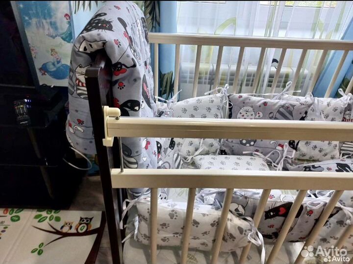Детская кроватка с матрасом и бортиками