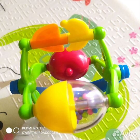 Игрушка на присоске chicco