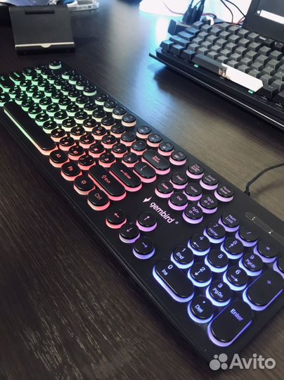 Игровая клавиатура с подсветкой