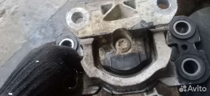 Опора кпп левая Land Rover Freelander 2 L359 224DT