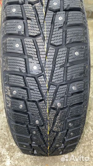Roadstone Winguard WinSpike 235/65 R16 R