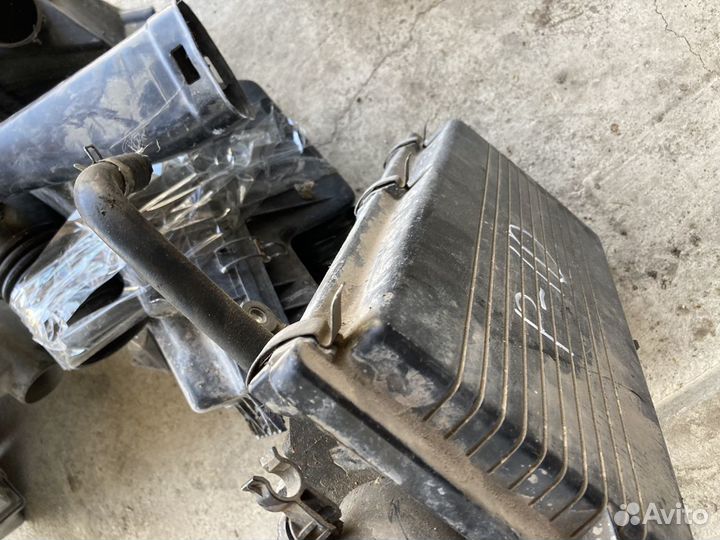 Корпус воздушного фильтра nissan primera p10 монов