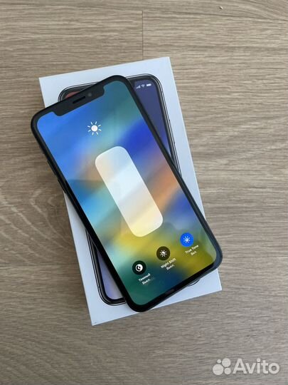 iPhone X, 64 ГБ