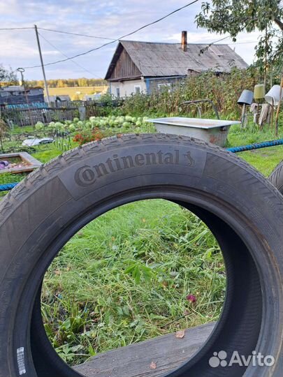 Continental IceContact 2 215/60 R17 96T