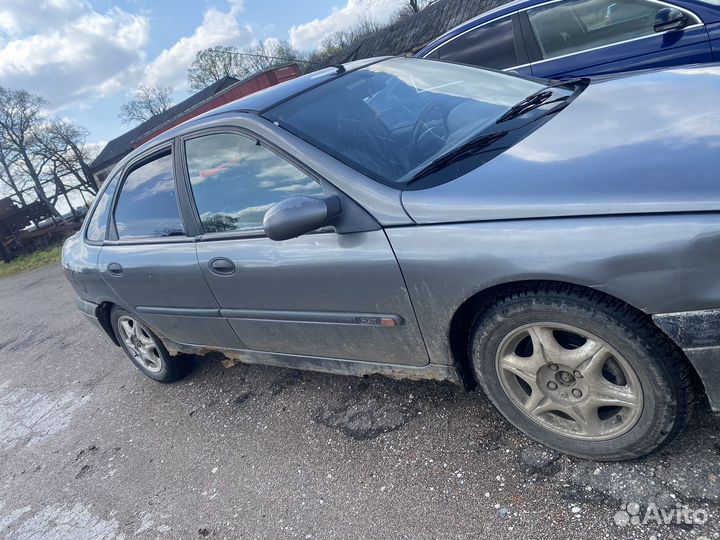 Renault Laguna 2.0 МТ, 1995, 300 400 км