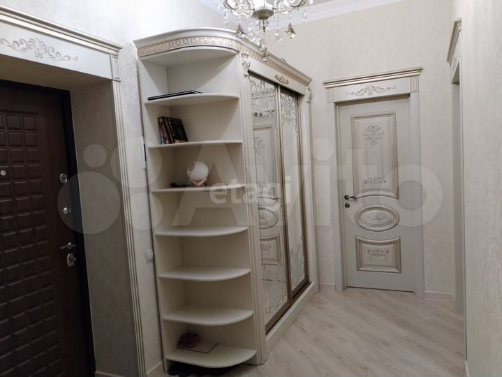 2-к. квартира, 77 м², 1/3 эт.