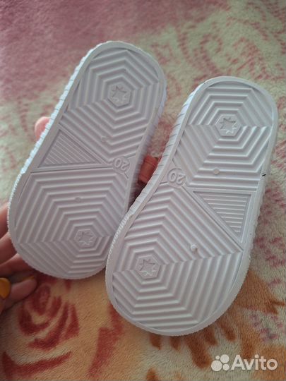 Детские сандалии