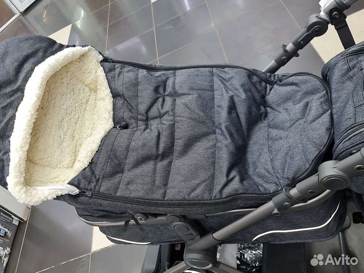 Коляска LuxMom v 8