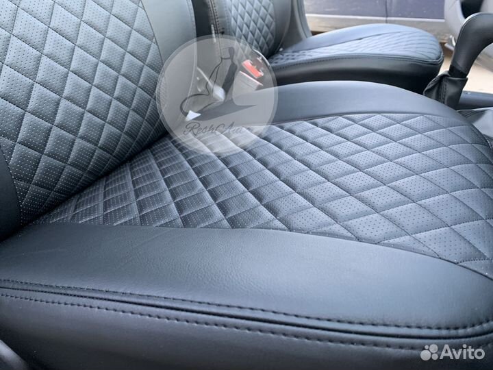 Автомобильные чехлы черный ромб