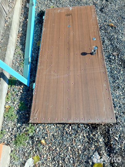 Дверь входная металлическая