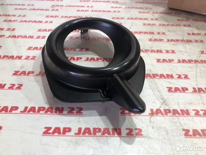 Рамка противотуманной фары передняя правая