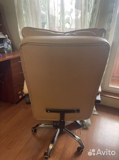 Кресло кожаное для компьютерного стола