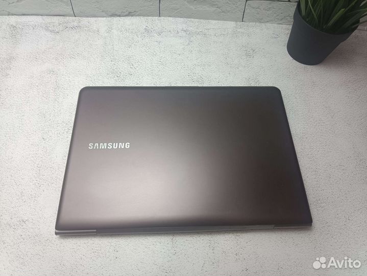 Ноутбук Samsung