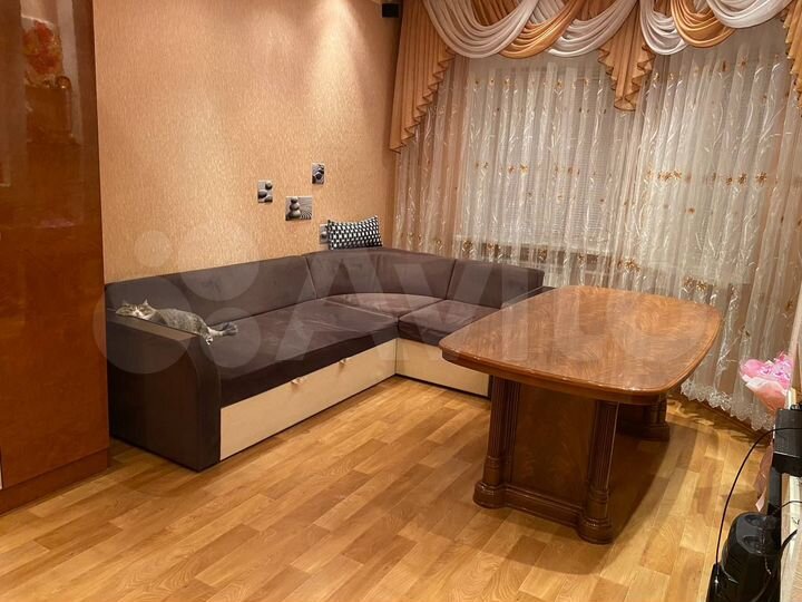 2-к. квартира, 58 м², 3/9 эт.