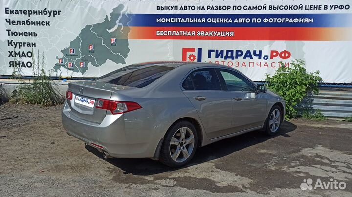 Стекло двери передней правой Honda Accord 8 73300T