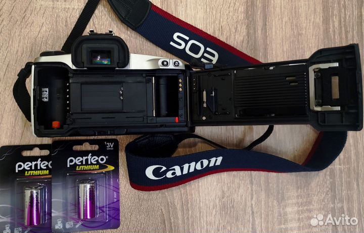 Canon EOS Kiss (EOS 500) body (с date и Panorama)