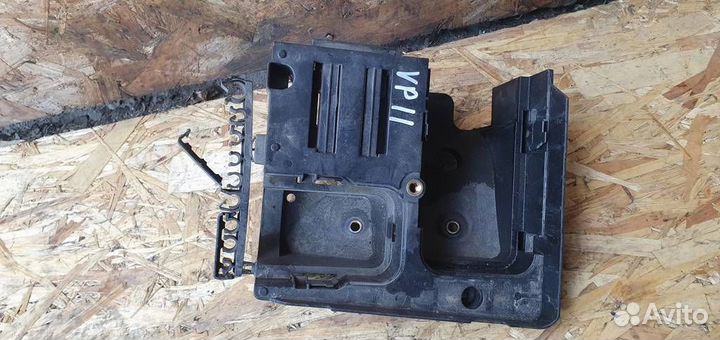 Кронштейн Volkswagen Tiguan 2007-2011