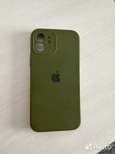 Чехлы на iPhone 12