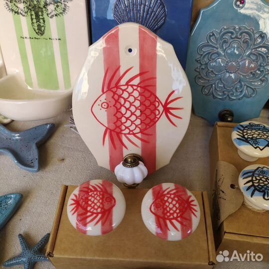 Керамический набор: панно-крючок,мыльница,ручки