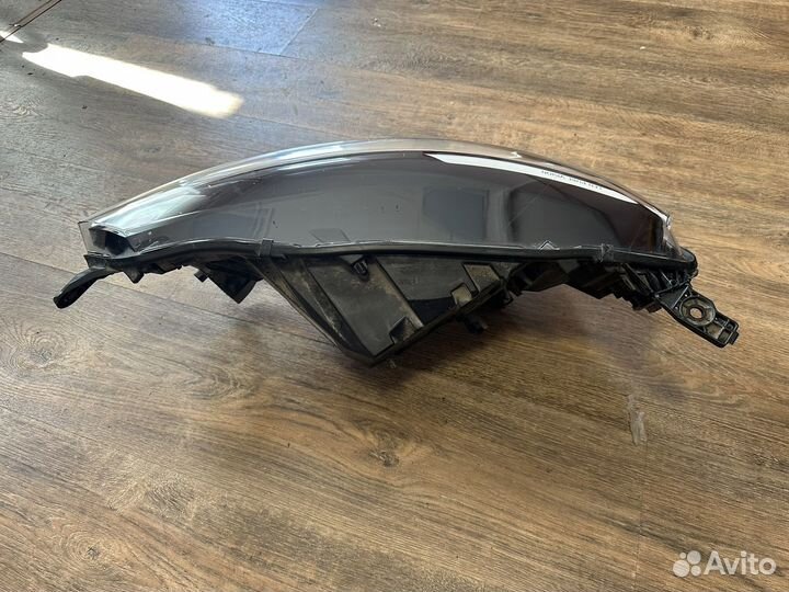 Renault arkana правая фара