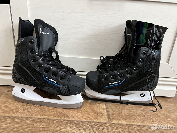 Коньки хоккейные детские