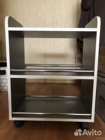 Полка передвижная на колесиках