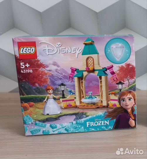 Lego Disney 43198 Двор замка Анны