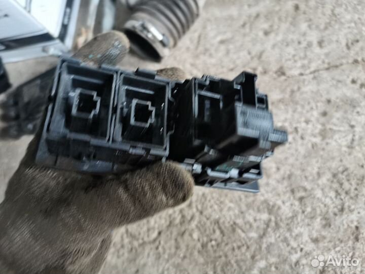 Кнопка корректора фар Renault megane 3