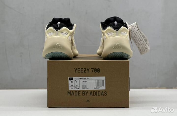 Женские кроссовки Adidas (36-40)