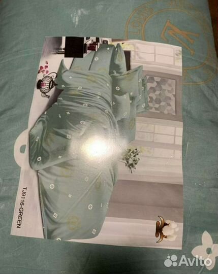 Белье постельное с одеялами и подушками