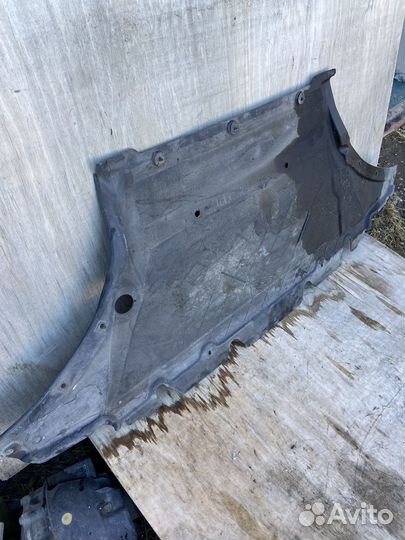 Защита двигателя (пыльник ) Audi A5 8T