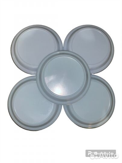 Пластиковые тарелки