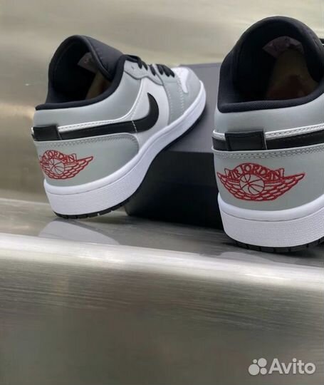 Jordan 1 low light smoke grey оригинал