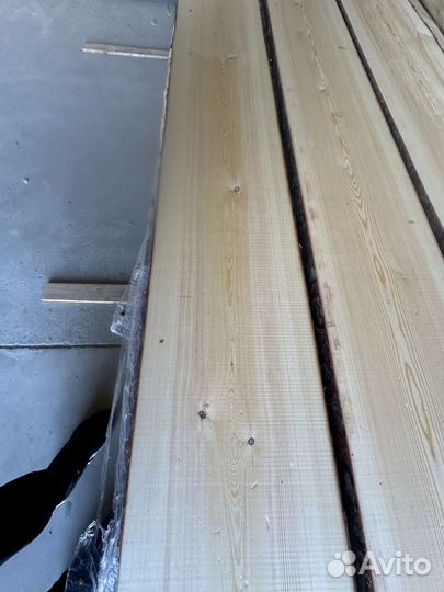 Доска необрезная строганная комлевая камерной сушки