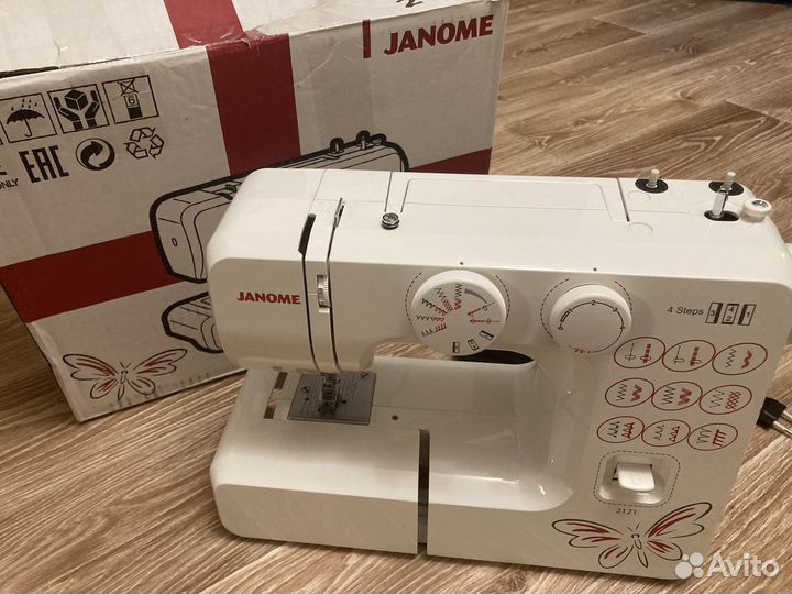 Швейная машинка janome