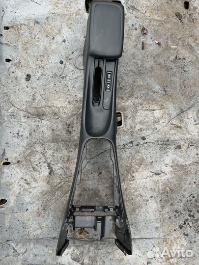 Тонель подлокотник Ниссан Альмера N16