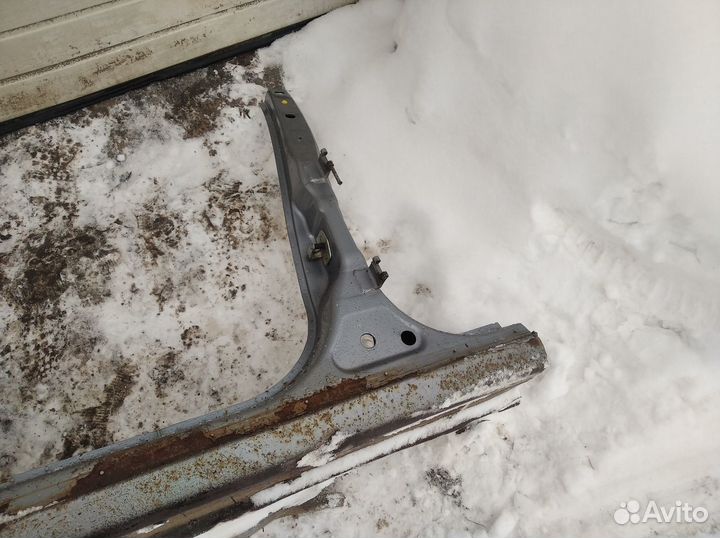 Б/У Б/У Порог со стойкой левый коррозия левый