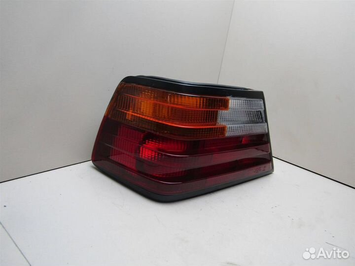 Фонарь задний левый Mercedes Benz W124 1984-1993