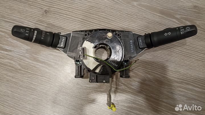 Блок подрулевых переключателей на Ниссан Куб