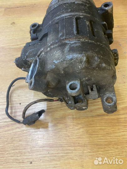 Компрессор кондиционера N63 BMW F01 F02 E70 E71