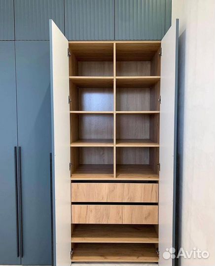 Шкаф распашной с зеркалом