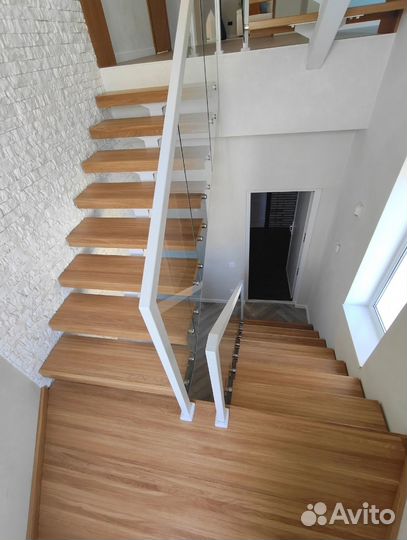 Лестница на металлокаркасе / изготовление лестниц