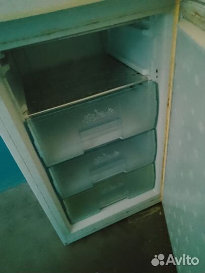 Продам холодильник рабочий бу