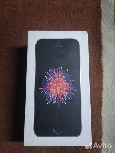 iPhone SE, 64 ГБ