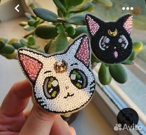 Брошки из бисера на заказ